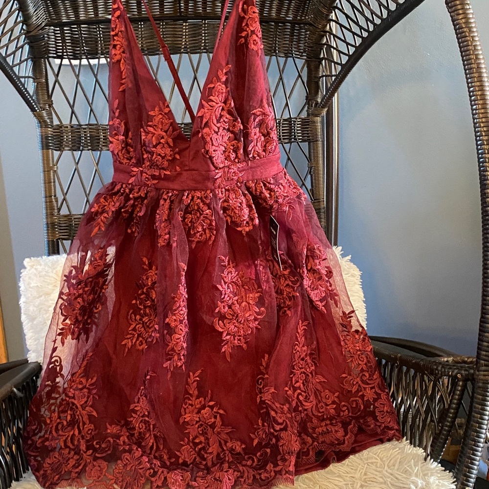 NWT Lulus M holiday dresss